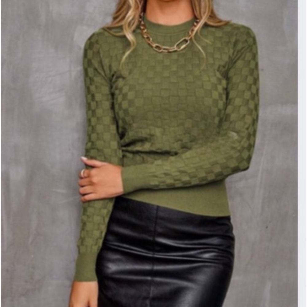 New green long sleeve sweater